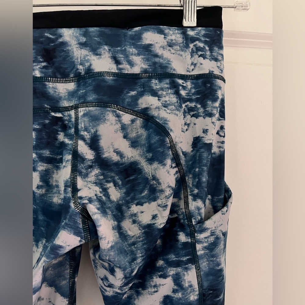 SIZE FOUR LULULEMON PANTS